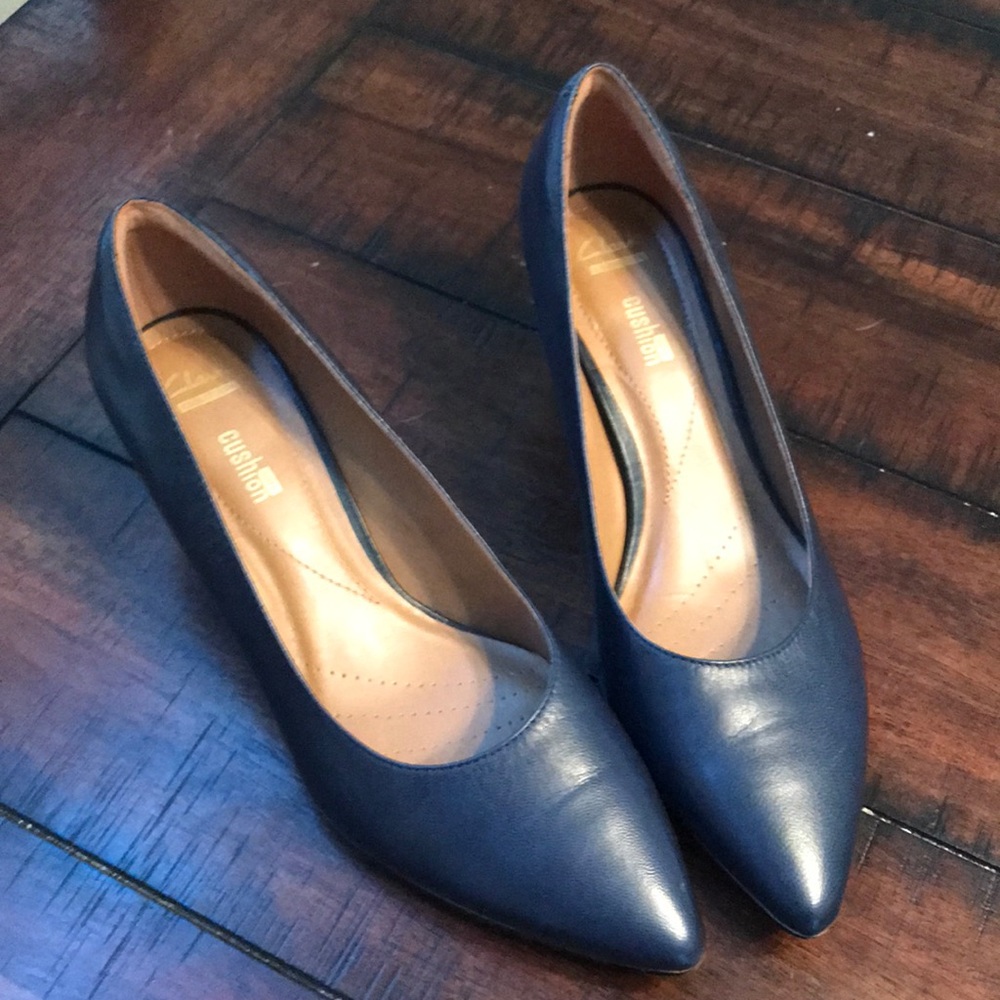 Navy blue Clark’s low heels
